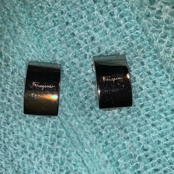 Salvatore Ferragamo clip on earrings silver tone - Picture 3 of 6